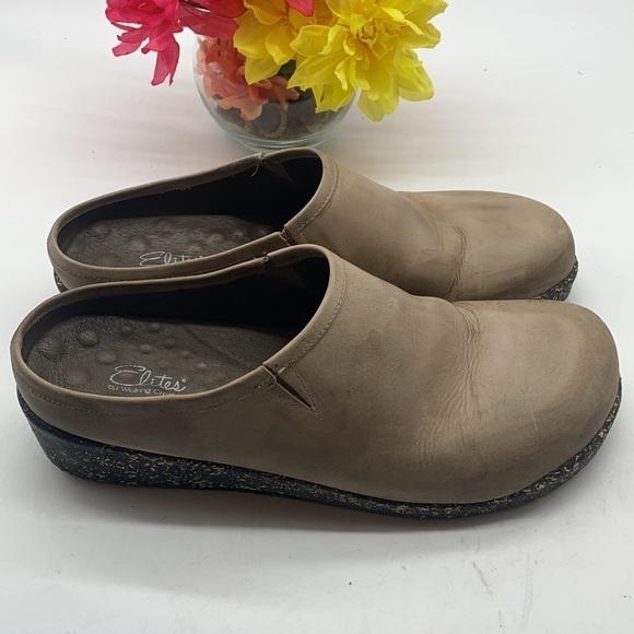Walking Clouds Elites Tan Leather Slip On Clog Sz 11. CM3513B - Picture 2 of 9